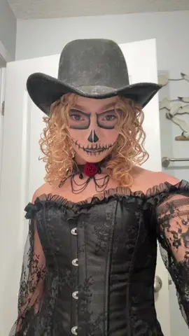 happy halloween :) ib @𝑅𝑒𝓎𝓃𝒶♡ #halloweencostume #halloween #dayofthedead 