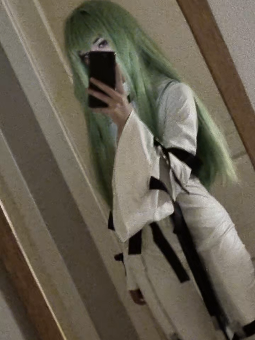 time to scare trick or treaters by being a cosplayer 👻 Happy halloween!! tags: #cccodegeass #cosplay #codegeass #codegeasscosplay #halloween 