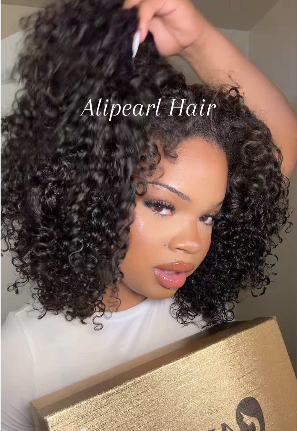 These curls r sooooo juicy!!!stunning half wig is from @alipearlhair_official #halfwig #alipearl #gluelesswig (older draft) 
