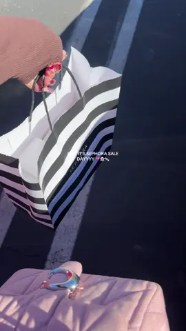 happpy🎃day pookies!!! 💋 #sephora #sephorasale #skincare #SelfCare #Vlog #dayinmylife #fyp #foryoupage #aesthetic #dayinmylife #foryou #nails #kayali #perfume #pink #beauty #fashion #makeup #rhode #obsessed #asmr #shopping #shoppinghaul #coach 