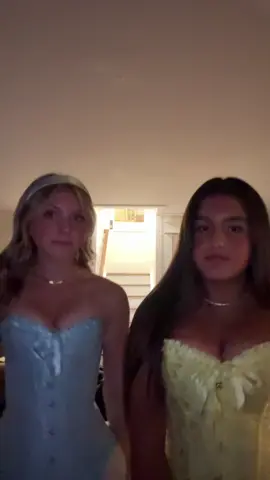 Hallo #party @kendyl @aubrie @Daniella @Gianna Trovato @ang @maria ioannou@Emma-Jean 