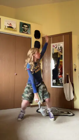 happy halloween 😼 #sampuckett 