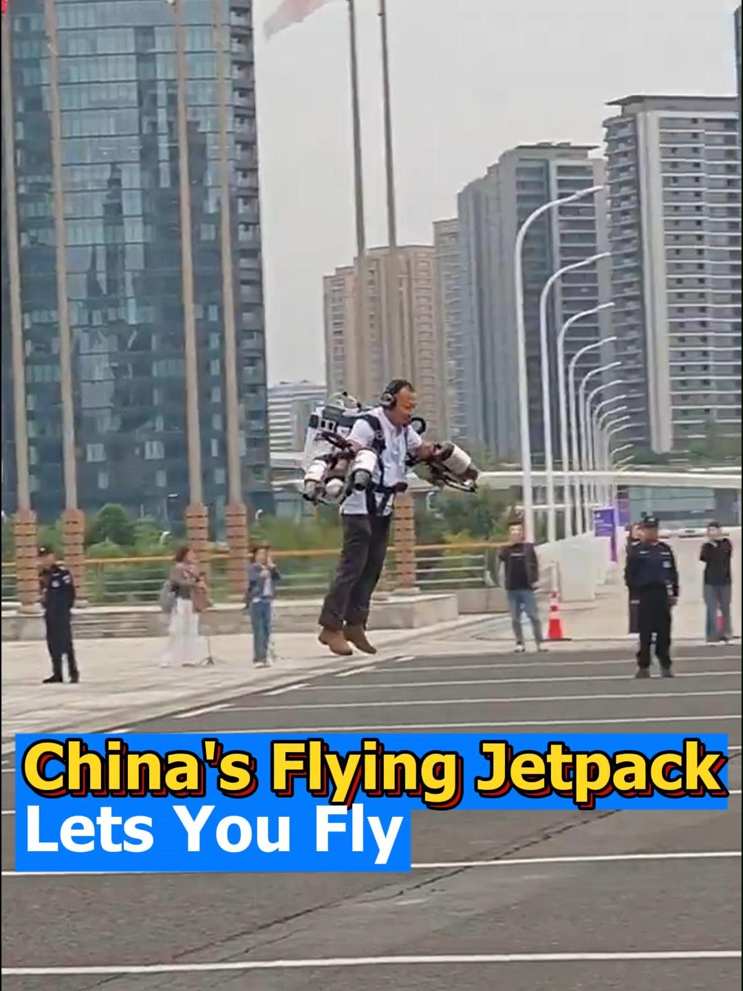A flying jetpack designed by Zhejiang University in China! 🚀🇨🇳 It can reach speeds up to 100 km/h and soar as high as 1,500 meters! 😱✨ The future of personal flight is here! 🧑‍🚀💨 #ChinaInnovation #FutureTech #ChinaTech #Innovation