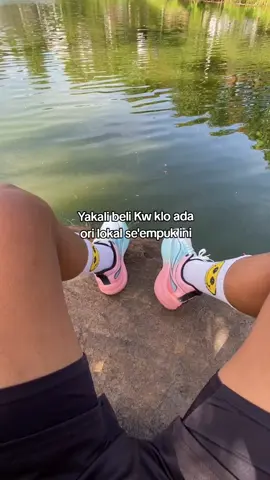 Sepatu running keren ringan kekinian dan empuk dana pelajar #sepaturunning #sepatulari #sepatuolahraga #sepatujogging #sepatukekinian 