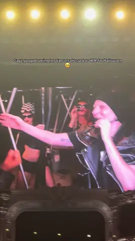 i loved this sm🖤 #gagaween #mayhemball #ladygaga #halloween #howbaddouwantme @ladygaga 