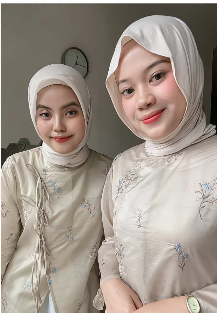 Bordir daisy-nya tuh cantik banget! Bikin look jadi lebih fresh tapi tetap kalem 💛 #tunik #tuniklebaran #tunikbordir #tunikkekinian #rayacollection2026 