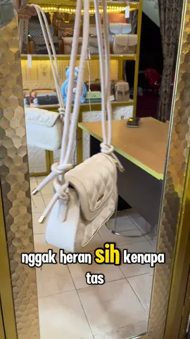 Rekomendasi tas wanita yang cakep buat dipadankan sama outfit kamu nih  #tasselempangwanita #shoulderbagwanita #taswanitaelegan #handbagwanita 
