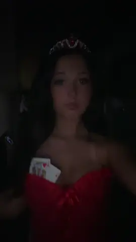 #fyp #halloweencostume #queenofhearts 