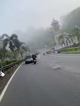 View pagi hari para lajon Gunungkidul, Eh Dieng ding 🥶 #fyp #gunungkidul #jogja24jam #foryou 