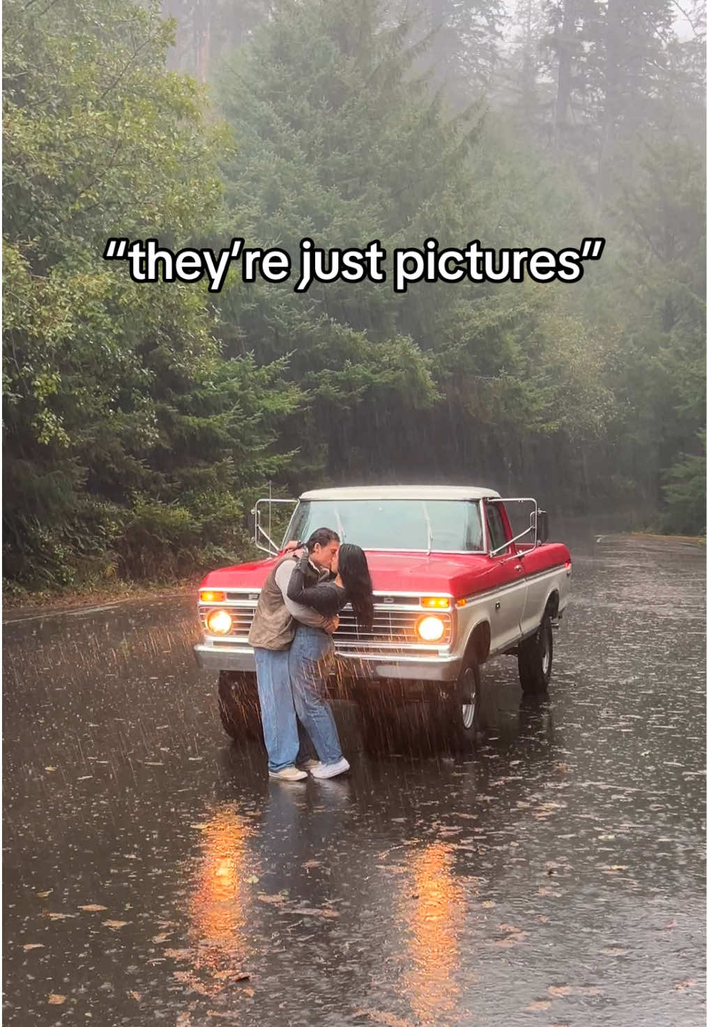 photos that feel like scenes from twilight >>> #photographer #photoshoot #twilight #cinematicphotography #storytelling 