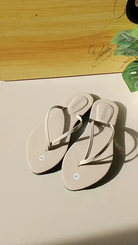 #sandalmurah  #sendaljepitwanita  #sandalkekinian  #sandalwanita 