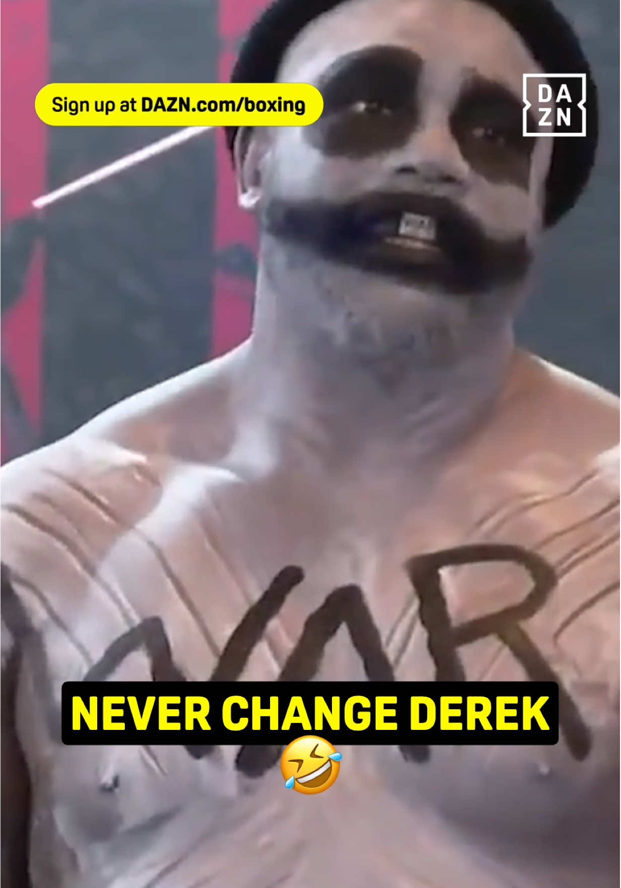 When Derek Chisora tried to spook Oleksandr Usyk at their face-off 👻😅 #boxing #usyk #halloween #oleksandrusyk #chisora 