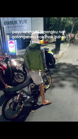 heran aku nabrak kari nabrak kok di buahas rono rene terus,uwong ta toa masjid peno iku😂#promomakanharian #sby24jam #fyp #glayangan #mpcspeedsidoarjo 