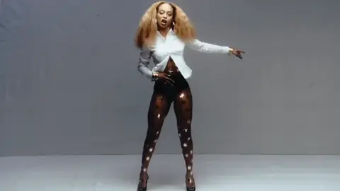 venus noir- urias como pode entregar um álbum tão bom!!! #lyricsvideo #brasil #mpbrasil #foryou #urias 