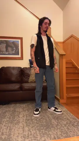 couple costume of the year🤪  #fyp #halloween #couplecostumes #bigmouth #lolaskumpy @Tyler Jaxx 