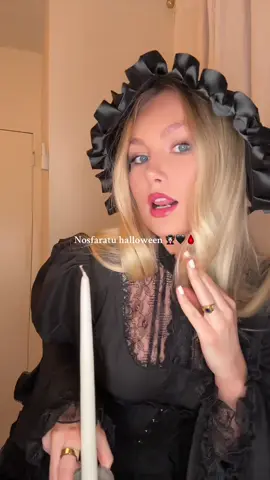 Nosfaratu Halloween 🩸🧛🏻‍♀️ #nosferatu #lilyrosedepp #halloween #halloweencostume #costume 