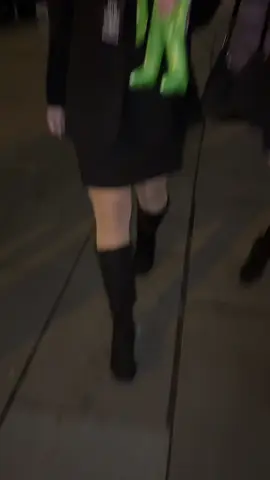 Woman in black👽😎 @Andrine Høvik  #fyp #maninblack #halloweenlook #costume 