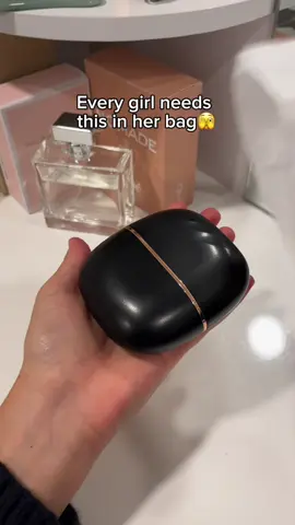 More info in my profile🥰 #ministraightener #hairhack #hairlove #christmas #uk 