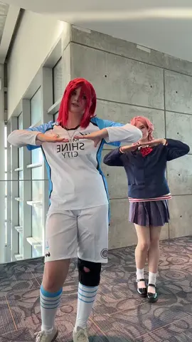 Nekocon Collab of the century 🙏 #nekocon2025 #chigiribluelock #chigiribluelockcosplay #dandadancosplay @marin @Alex 