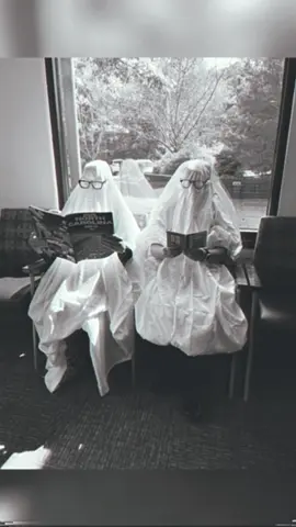 Friendly reminder to floss and brush after all the sweet treats!👻🍭 Happy Halloween from us to you!🦷🪥 #dental #scary #happyhalloween #brushyourteeth #floss 