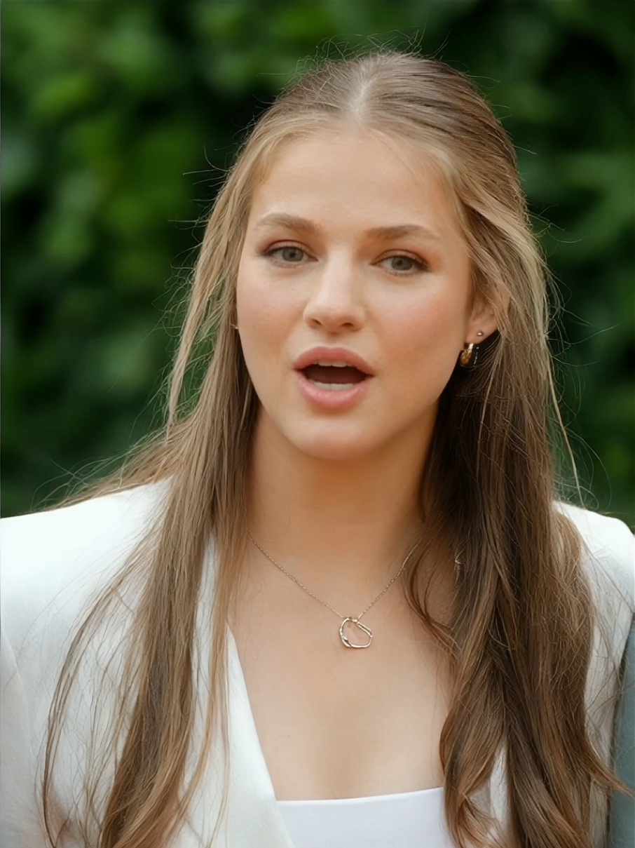 Bendiciones 🙏 #ayuda #mexico #leonor #princesa #peru 