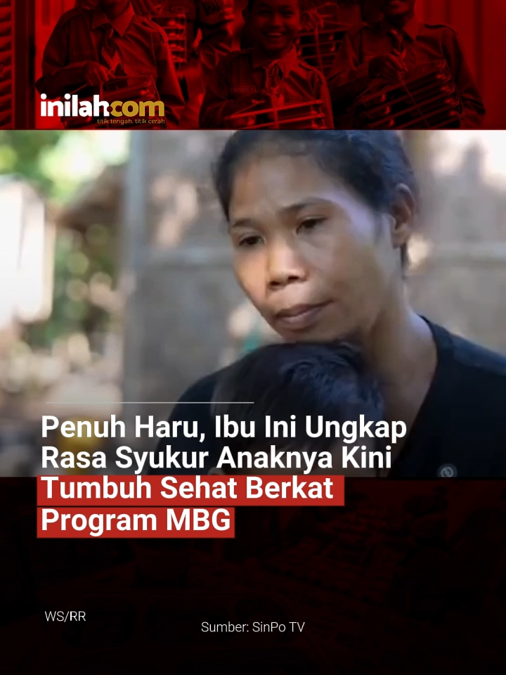 Air matanya jatuh bukan karena sedih, tapi karena bahagia. Sejak Program Makan Bergizi Gratis (MBG) hadir di sekolah anaknya, Ibu Ester dari Sumba, Nusa Tenggara Timur mulai melihat perubahan yang lama ia tunggu—anaknya kini tumbuh sehat, ceria, dan tak lagi sering menahan lapar. Bagi sebagian orang, sepiring makan siang mungkin hal biasa. Tapi bagi banyak keluarga di pelosok negeri, itu adalah hadiah terbesar dari negara yang peduli.  Program MBG bukan sekadar memberi makan, tapi menanam harapan—bahwa setiap anak Indonesia, tanpa terkecuali, berhak tumbuh sehat dan kuat. #makanbergizigratis #Prabowo #PRabowoSubianto #inilahCom #TitikTengah #TitikCerah #BadanGiziNasional