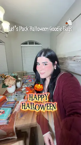 Let’s pack some Halloween goodie bags together !! #halloween 