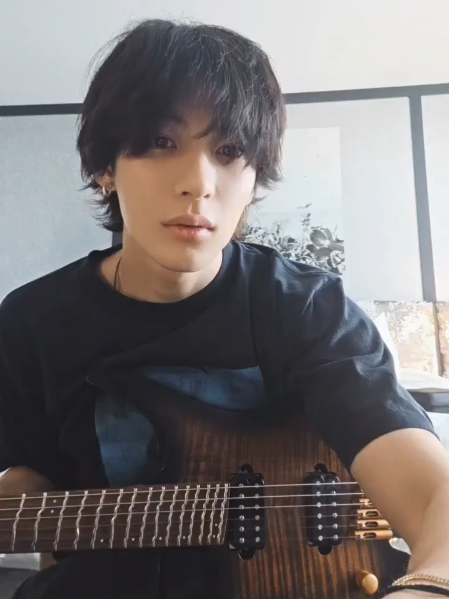 Bare face with basic outfit. literally it's a western boy #anton  #riize 