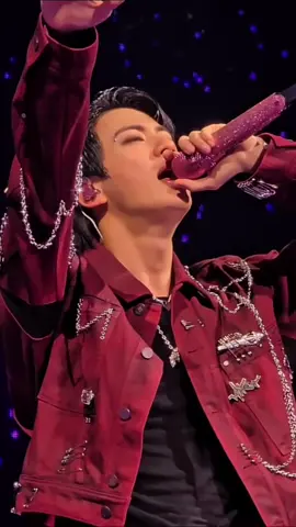 Príncipe JIN 👑 #RUNSEOKJIN_epTOUR_ENCORE #Jin_TOUR_ENCORE #방탄소년단진 #BTSJIN #show 