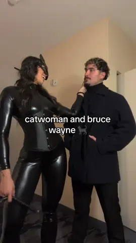 purrrrfect 🐈‍⬛ #catwoman #brucewayne #halloweencostume #couplescostume 