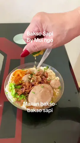 Bakso Sapi Home Made.  Bakso sapi jumbo isian telur.  Bahan Bakso Sapi :  500gr Daging Sapi.  2 sdm bawang putih Goreng.  2 sdm Bawang Merah Goreng.  150gr Air Es.  50gr Es Batu (utk ulen) 100gr Tepung Tapioka. 1 sdt Garam.  1 sdt MSG.  1 sdt Merica  1 sdt kaldu sapi.  1 sdm Saus Tiram #baksosapi #vidiomakananfyp #jangkauansemuaorang 