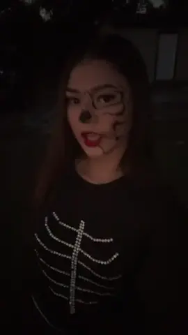 Spooky skeleton 🧍🏻‍♀️
