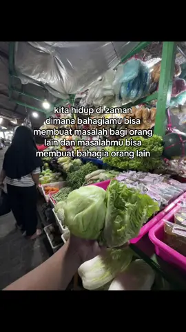 Sayuran terbaikmu selalu ready Lettuce, selada romaine dan selada kriting 🤩 kol ungu juga ya Silahkan mampir dilapak MbakLiid Buka setiap hari mulai jam 05.00-11.00 Lokasi📍pasar baru bluru kidul sidoarjo #fyp #sayuran #sayuransegar #masukberanda #sidoarjo 