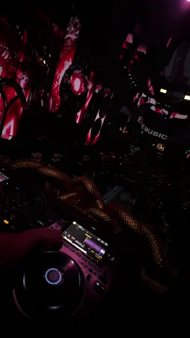 Hoài niệm là thứ diếc em  #EMPIRECLUB #fyp #nhactamtrang #nhachaymoingay #giaitri 