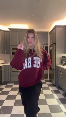 my favorite Halloween transition I’ve seen this year  #halloweencostume #halloweenlook #lastminutehalloweencostumes #piratecostume 