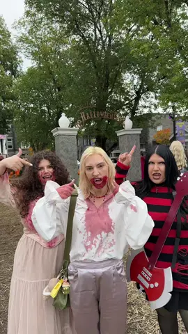 @aj ✨ @alanasitara @melmei ⭐️ #iwtv #marceline #hoteltransylvania 