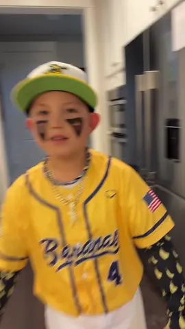 We will peel you 🍌 #savannahbananas #bananaball #jackson #savanahbananabaseball 