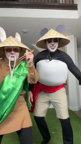 Happy HALLOWEEN! 🐼🎃