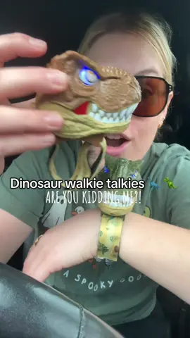 Replying to @Lauren Hartnell and they have a 1,000ft range!! These would seriously make the coolest Christmas gift!  #walkietalkies #toys #toysoftiktok #giftideaforkids #tiktokshopblackfriday @Vvinca 