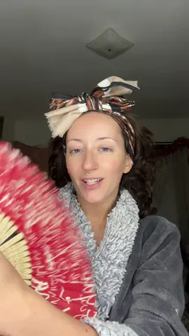 Wagon wheel watusi #cher #halloweencostume #halloween 