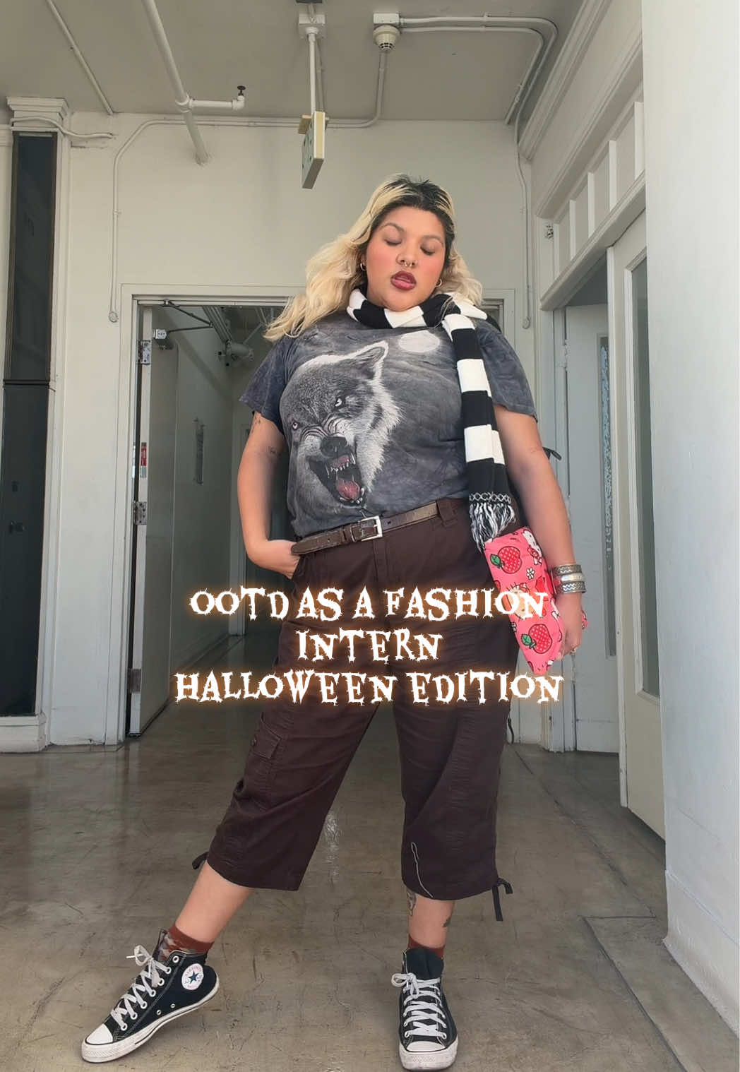 they told me I would be doing labor, hence the comfyness of the fit , but happy halloween from this fashion intern 🎃 #halloween #fashion #intern #OOTD #midsizefashion 