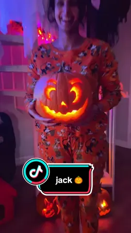jack from scooby doo and the goblin king is an icon 🎃 @Swasti Shukla Buick with the carving skills 🔪 #scoobydoo #halloween #jackolantern #pumpkincarving #pumpkins 