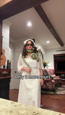 Mariah isn’t whispering she’s SCREAMING #christmas #mariahcarey 