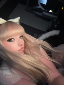 the poses im trying to get to good good lighting omfg #glitchspit #halloween #cat #catgirl #costume 