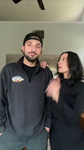 Chef’s Kiss 💋👨🏽‍🍳 #halloween #halloweencostume #couplescostume #lastminutehalloweencostumes #chefskiss 