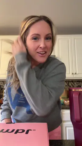 Another day another @Crumbl review! #cookies #yum #delicious #review 