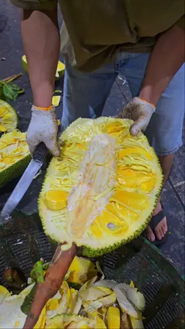 เข้ามาลองซิมได้นะครับที่ตลาดสี่มุมเมืองให้ซิมฟรีกินฟรี