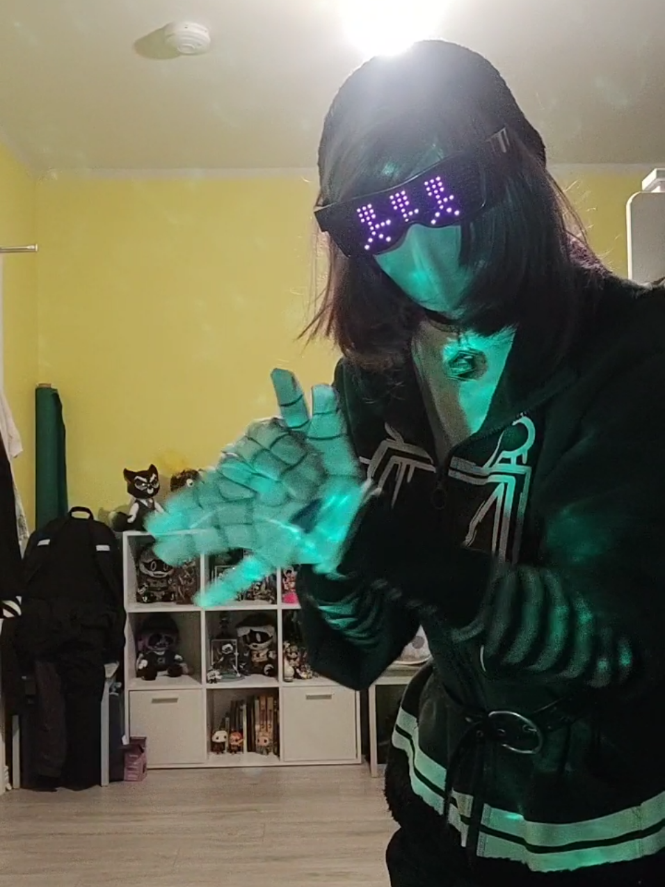 crying why does my necklace have so much jiggle physics LMAO || #uzidoorman #cosplay #uzimurderdrones💜 #murderdrone #uzicosplay 