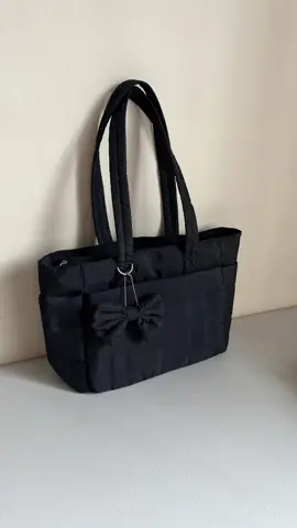 Introducing the PUFFY TOTE BAG! Soft quilted exterior for a trendy, cloud-like look. ☁️ #puffybag #totebag #laptopbag #schoolbag #totebyal 