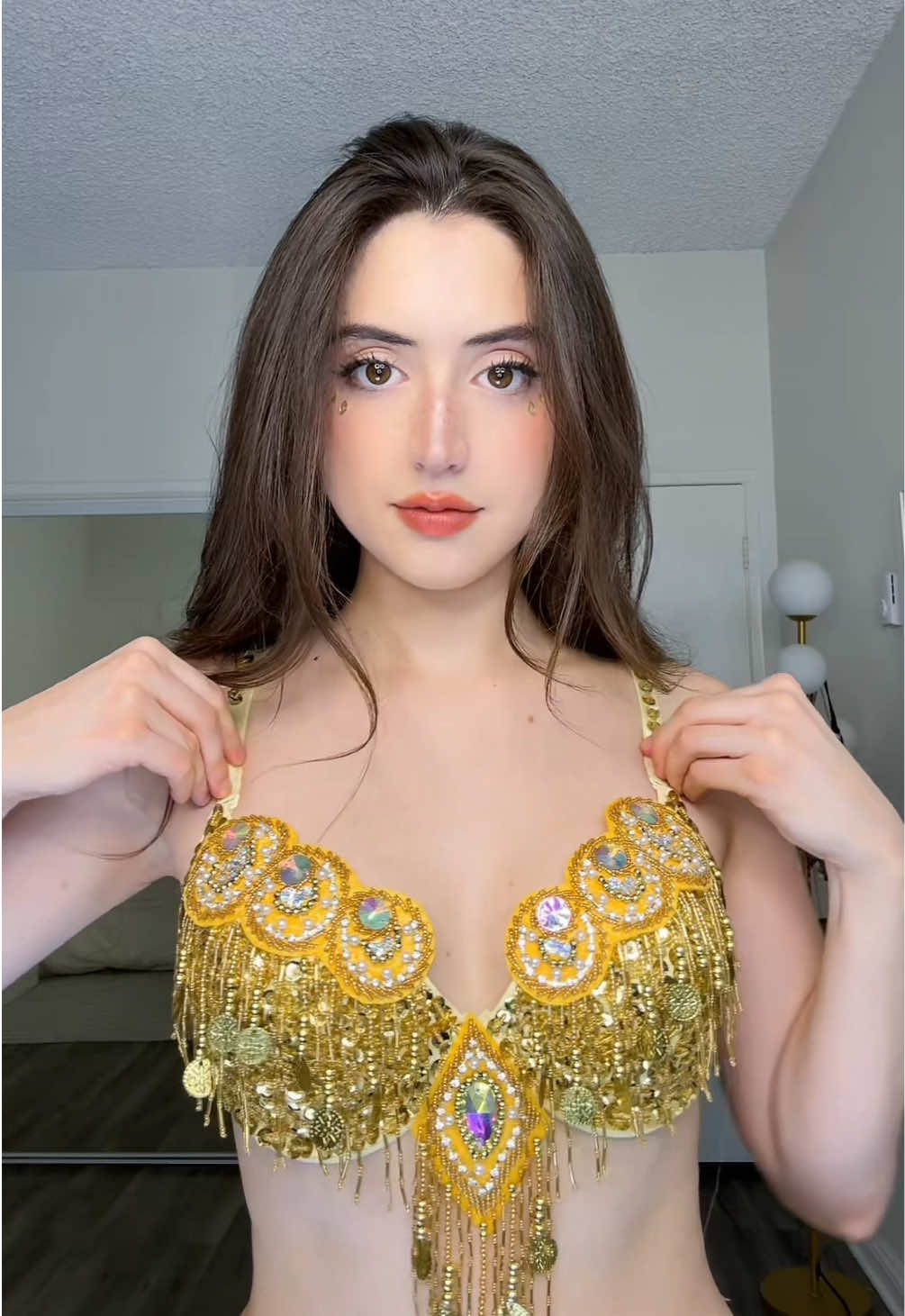 FEELING BONITA IN YELLOW AND GOLD💛🦜 happy day 30 so glad we got to run in back to Rio HEHEHE #notsophiesilva #31daysofhalloween #halloweencostume #rio #nico Rio yellow bird costume 